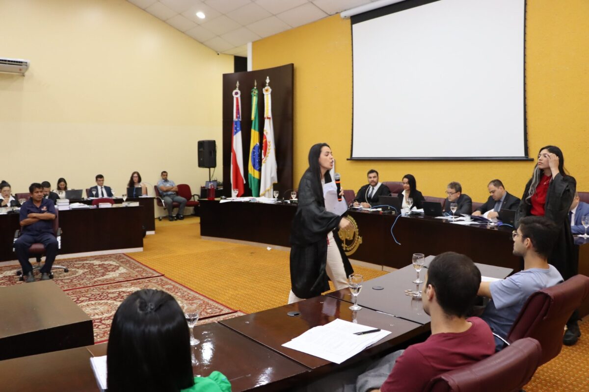 MP-AM faz júri simulado com alunos da Ufam e UEA