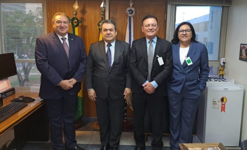 Átila comemora instalação de posto digital da justiça em Humaitá