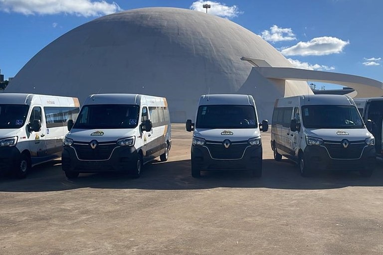 Amazonas: seis municípios ganham do governo vans com acessibilidade