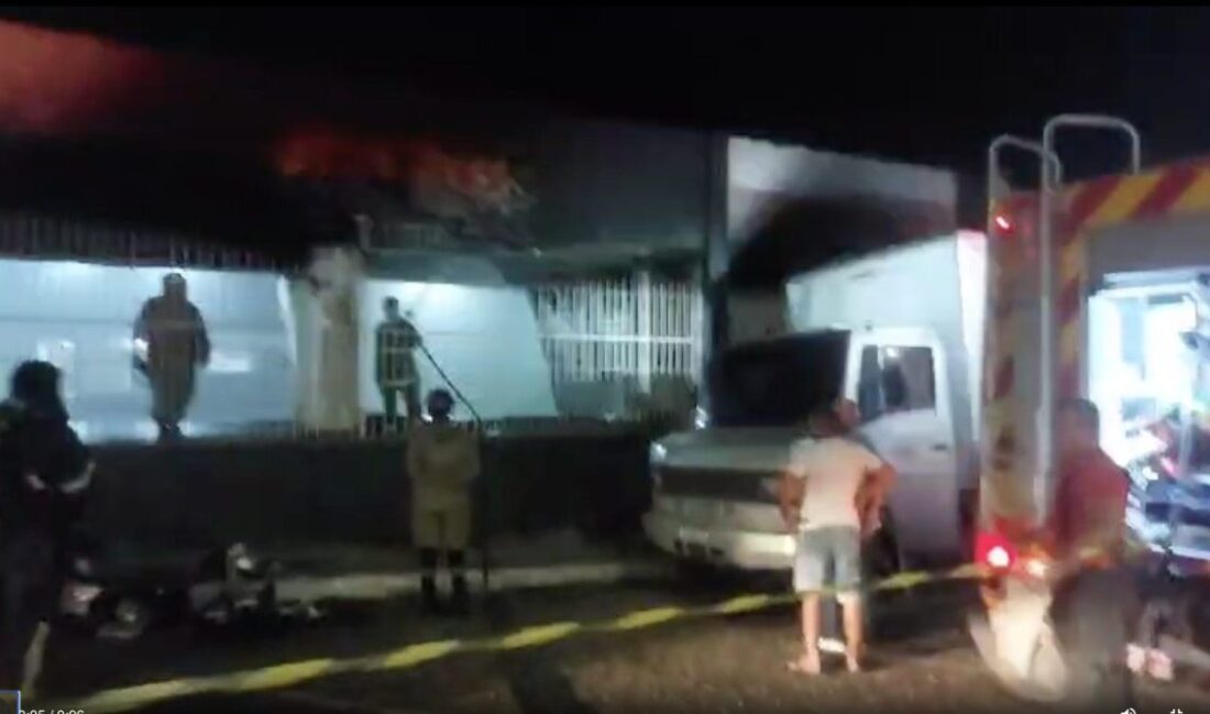 Incêndio atinge quadra do Atlético Clube Rio Negro