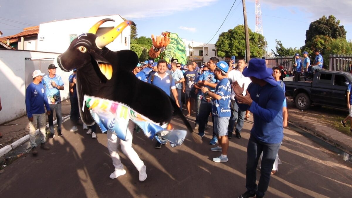 Festival de Parintins: Caprichoso a caminho do bumbódromo de olho no tri