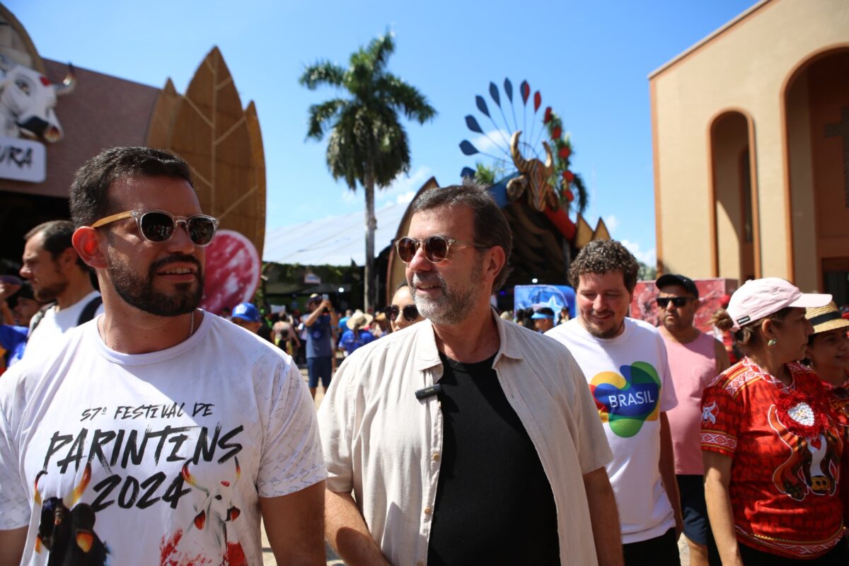 O presidente da Agência Brasileira de Promoção Internacional do Turismo (Embratur), Marcelo Freixo, no Festival Folclórico de Parintins 2024