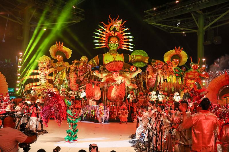 Na terceira e รบltima noite do 57ยบ Festival Folclรณrico de Parintins, o boi Garantido abriu a festa com o tema โO futuro รฉ ancestralโ.ย
