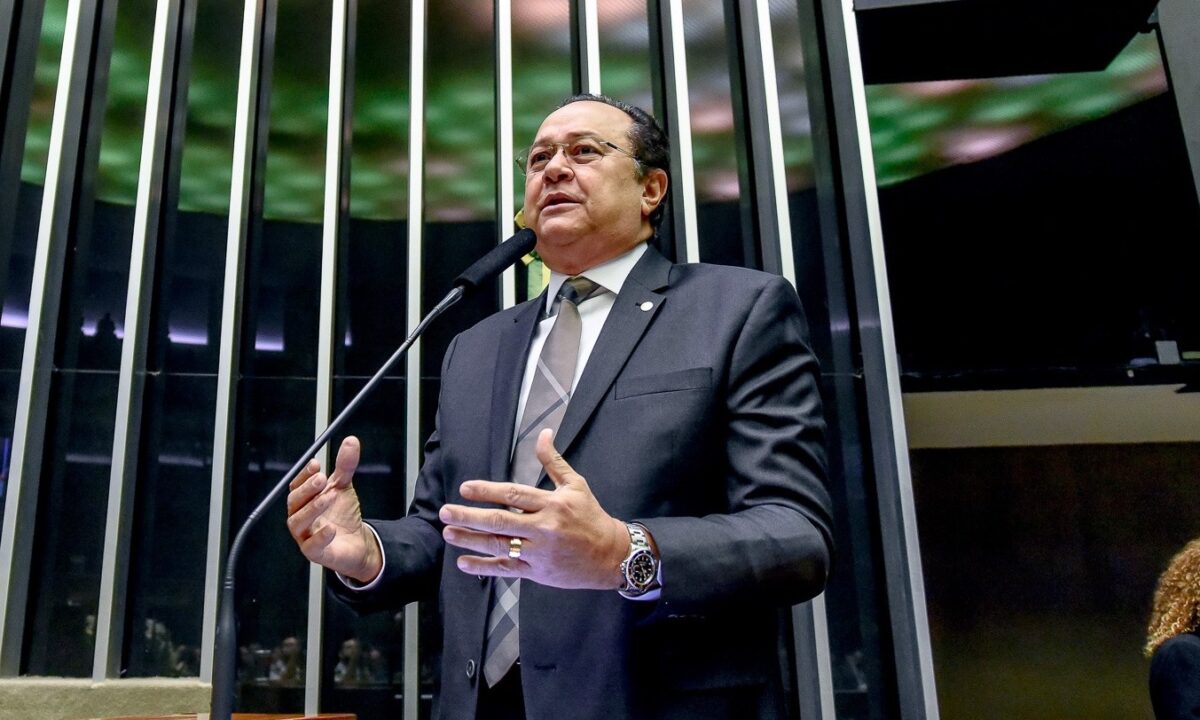 SILAS CÂMARA