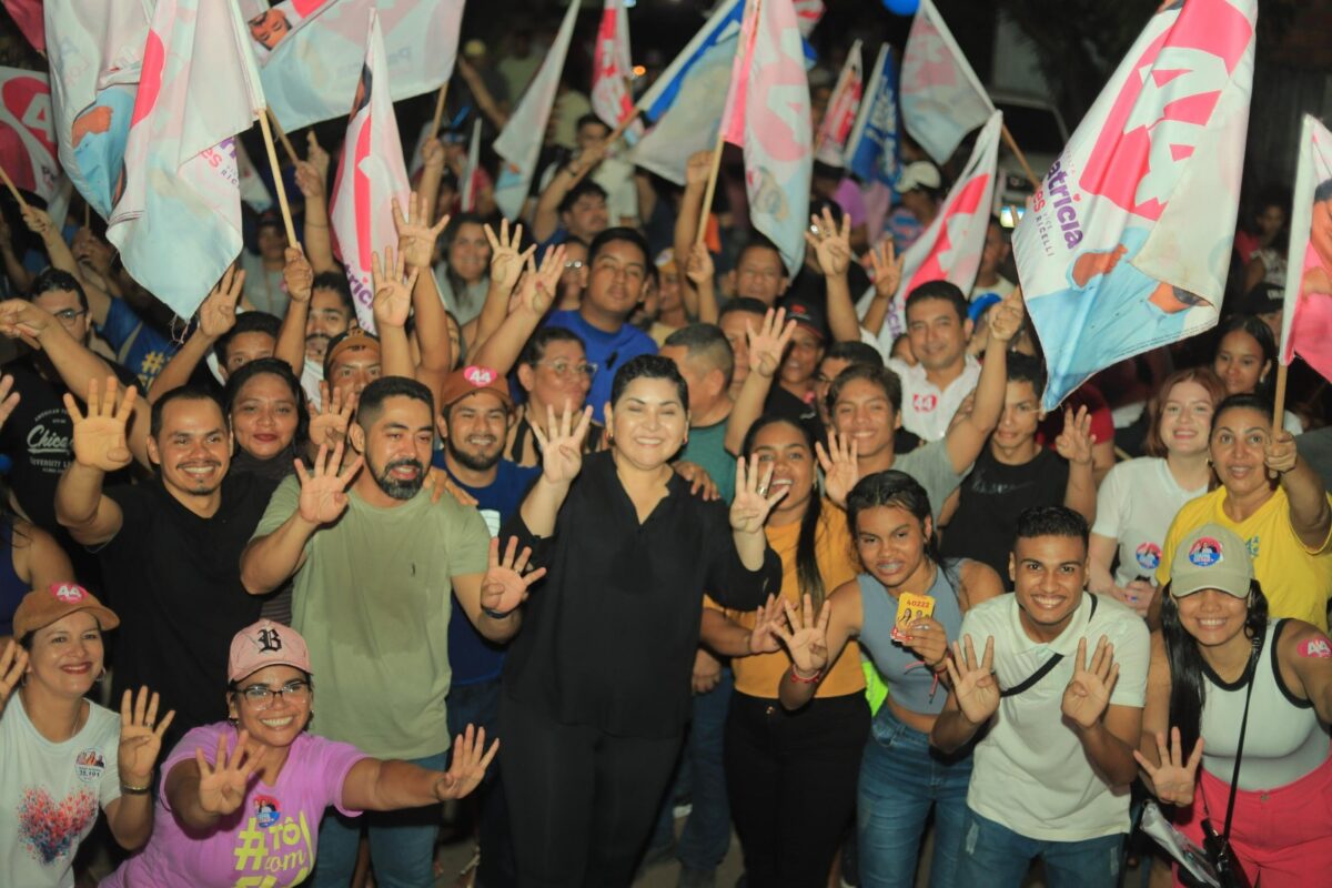 Presidente Figueiredo: candidata à reeleição faz caminhada no Morada do Sol