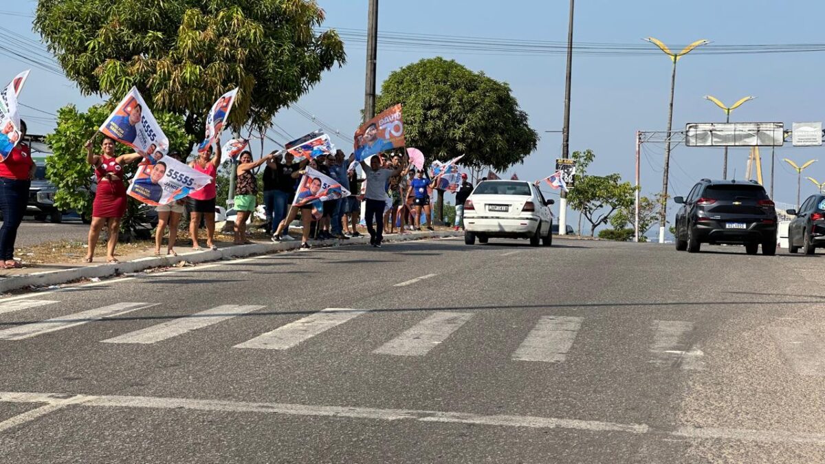 Sob sol de 40º, candidatos intensificam campanhas nas ruas de Manaus