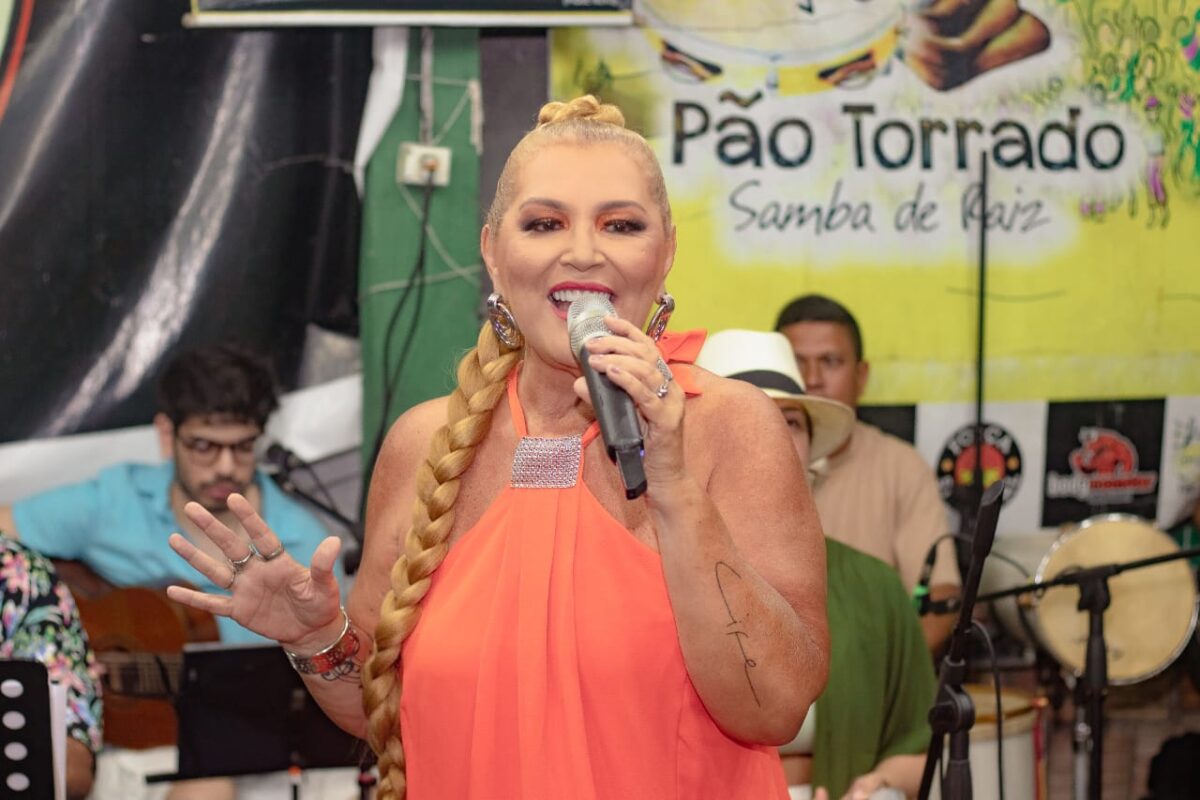 ‘Samba de Mulher’: Lucilene Castro faz live com sucessos de Chico da Silva