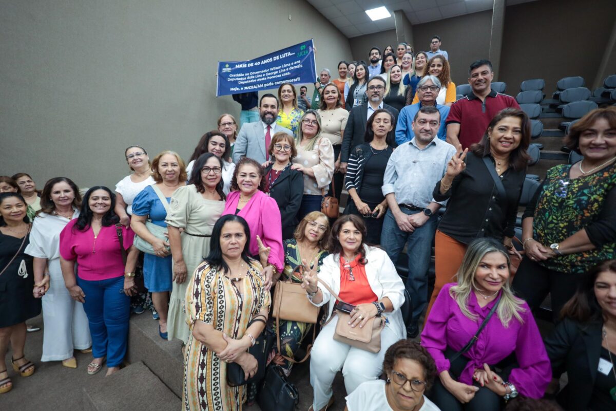 Lins elogia aprovação do plano de carreira e salário da Jucea na ALE-AM
