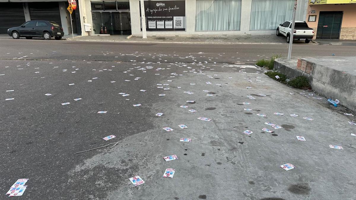 Derrame de santinhos em Manaus