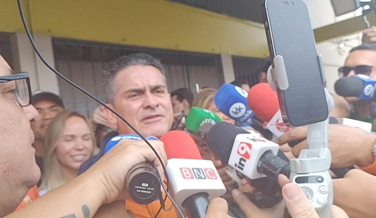 David Almeida terá transição, embora reeleito