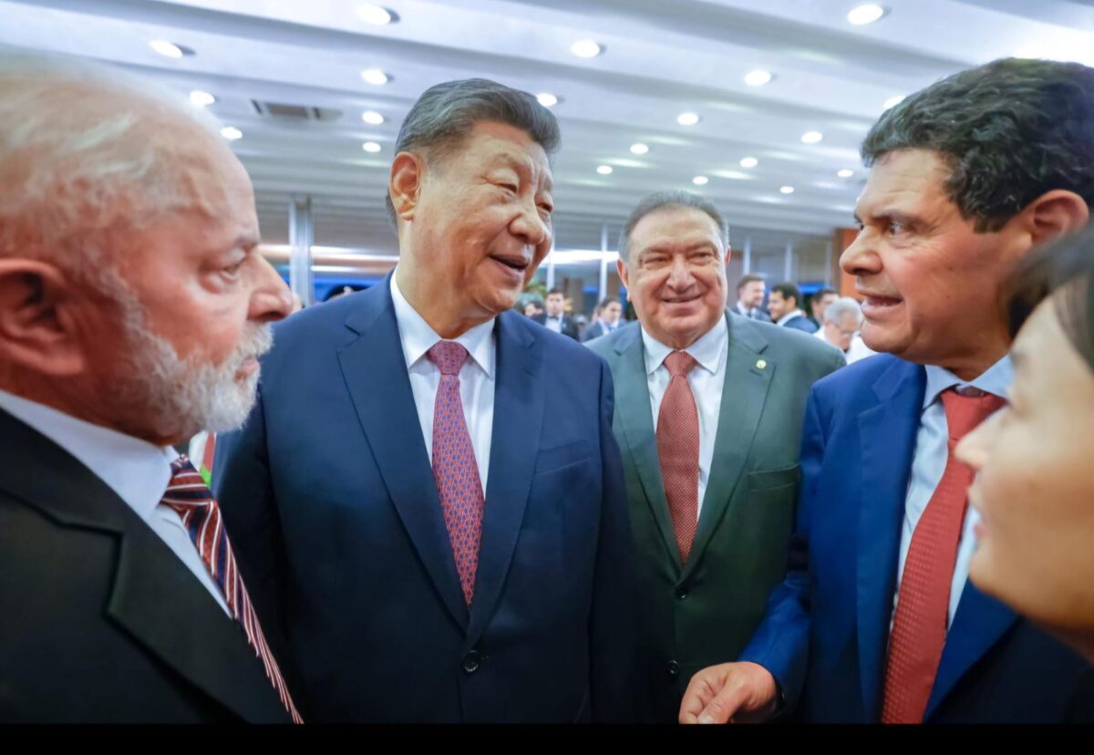 Átila Lins é convidado por Lula para jantar com Xi Jinping