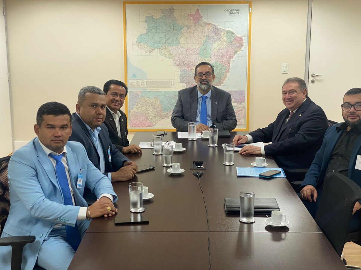 Átila Lins e lideranças da pesca cumprem agenda em Brasília