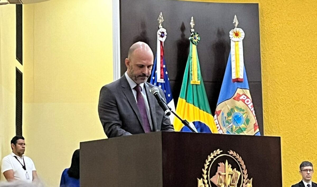 Diretor da PF manda recado a políticos do Amazonas