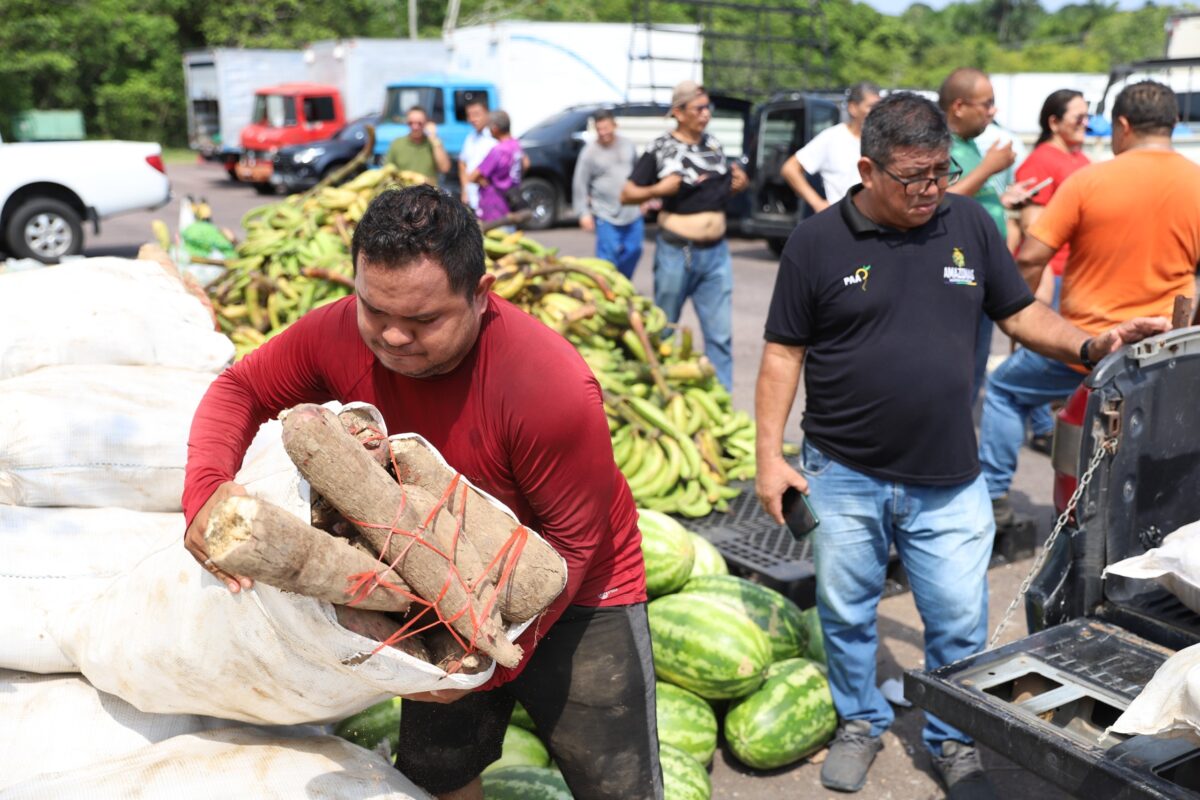 Governo do Amazonas realiza última entrega de alimentos do PAA em 2024