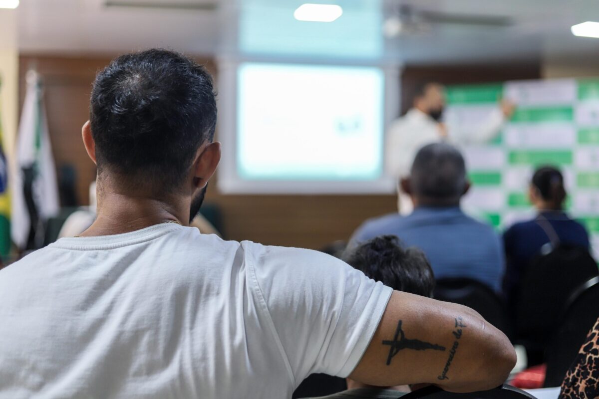 DPE-AM desenvolve programa que orienta casal na separação