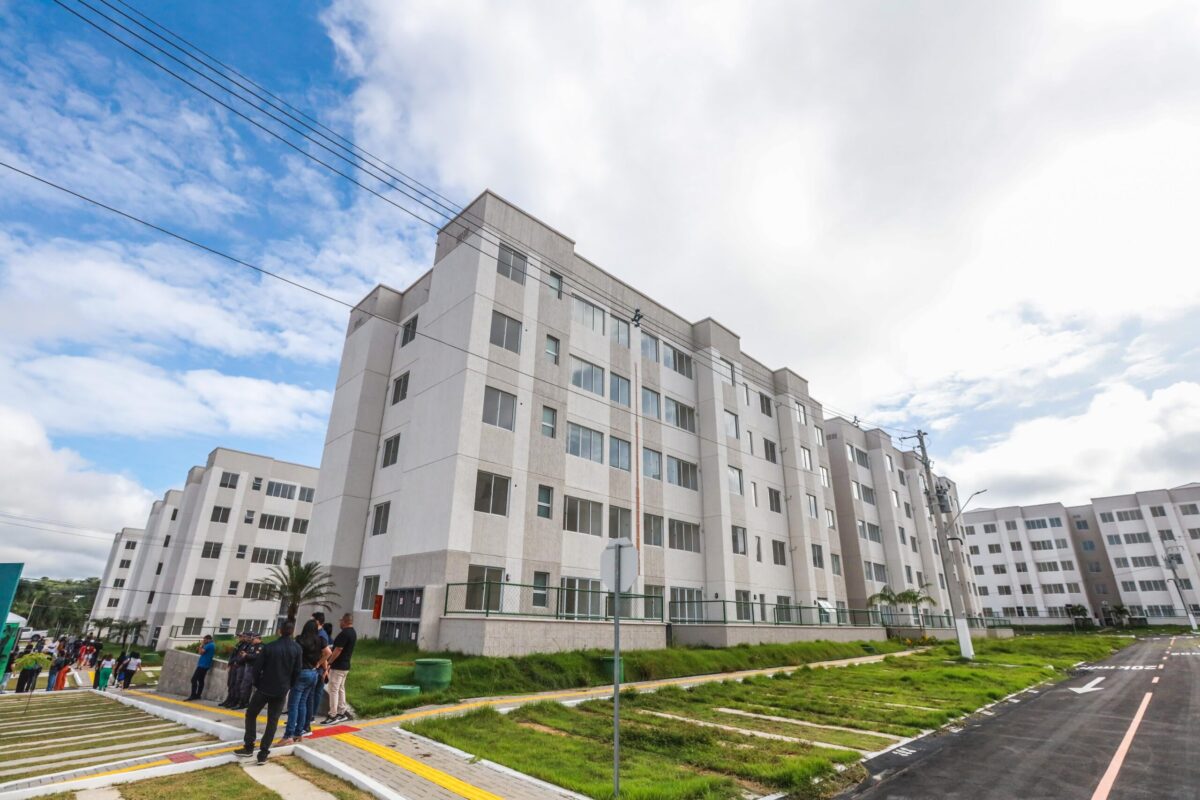 Governador reforça compromisso com habitação