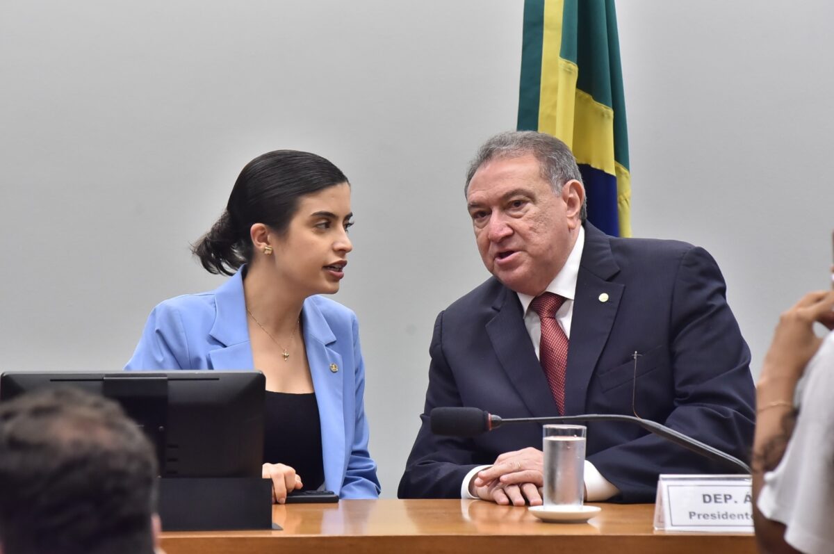 Átila faz pedido de audiência pública no AM para debater Plano Nacional de Educação