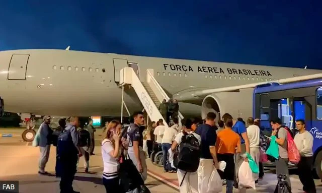 Com nova leva, Trump já despachou 783 para o Brasil
