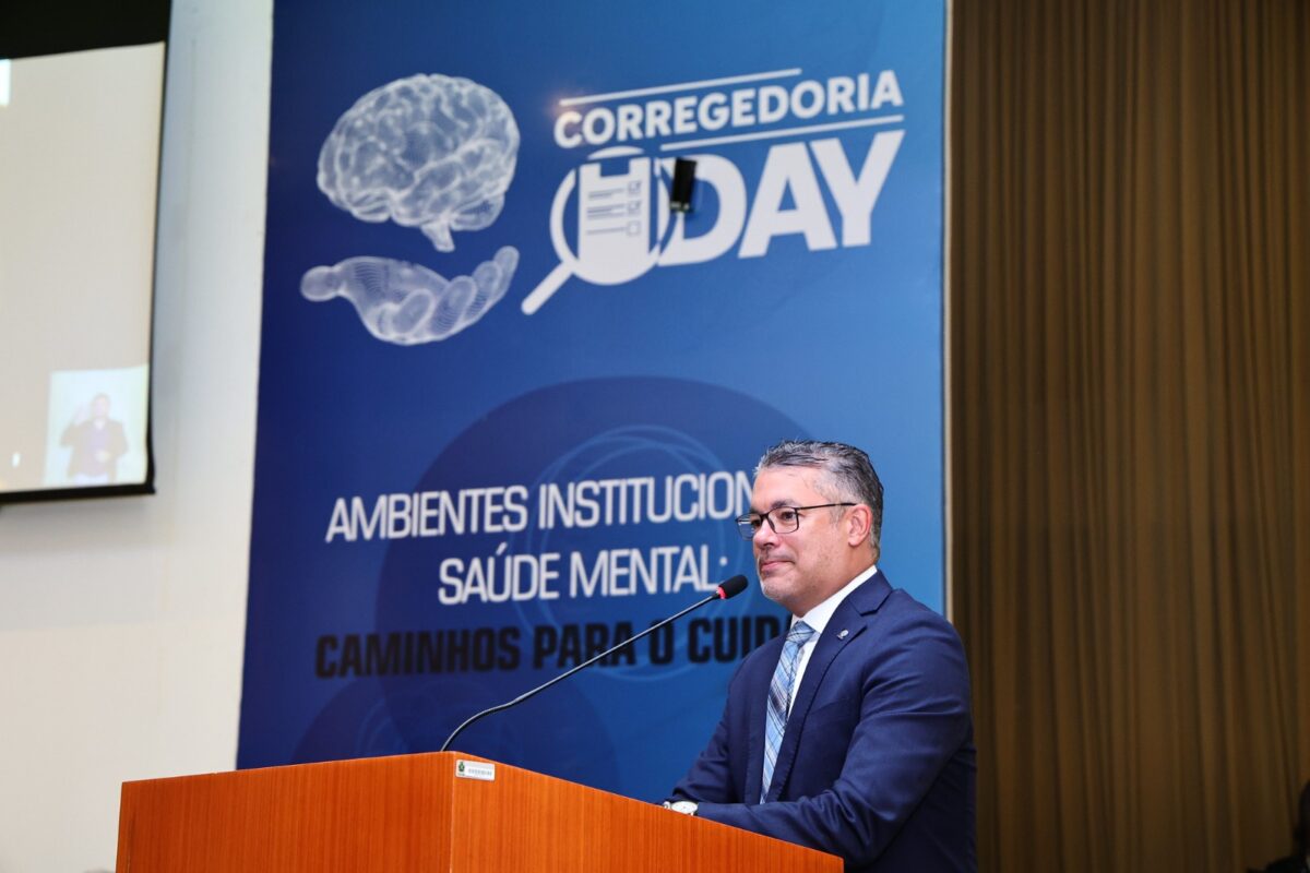 Conselheiro do TCE-AM revela se cuidar com psiquiatra e psicoterapeuta