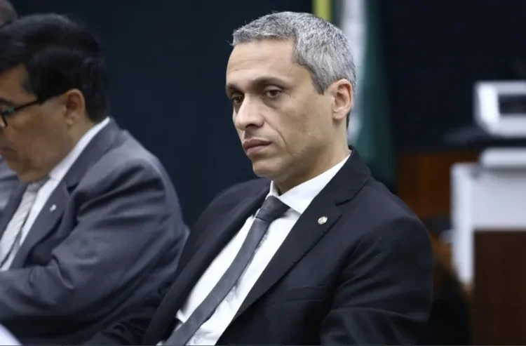 STF deve processar bolsonarista Gayer por agressão à ministra Gleisi