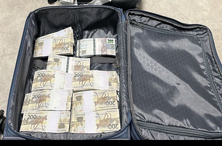 Empresários do Amazonas presos em Brasília com R$ 1,2 milhão em espécie