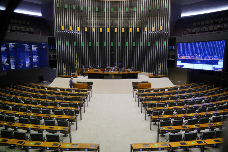 Amazonas pode ganhar mais 2 deputados federais neste 5 de maio