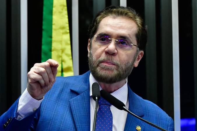Valério mantém ataque a Marina e reforça discurso misógino