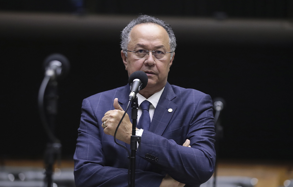Silas Câmara é acusado de tentar destruir modelo de internet no país