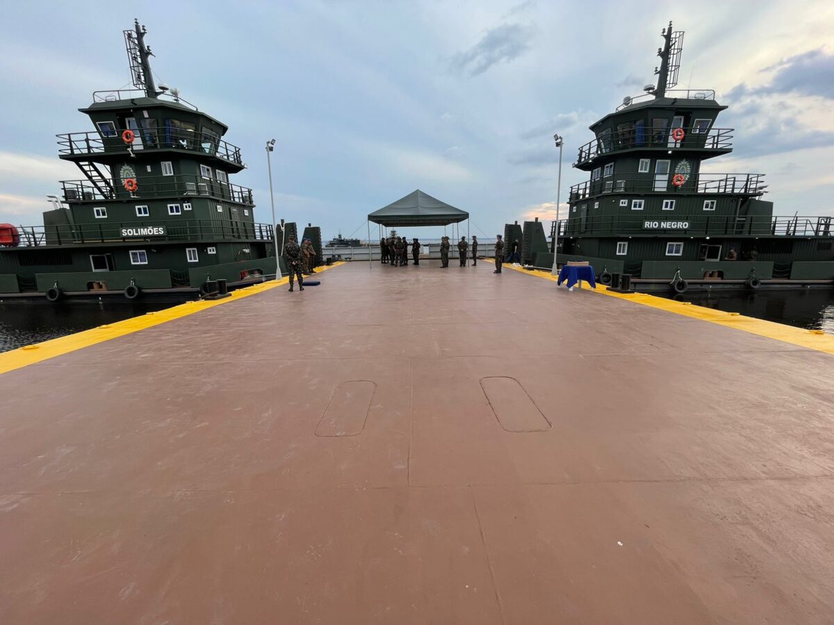 Festival de Parintins: começa fiscalização de barcos na balsa da Marinha