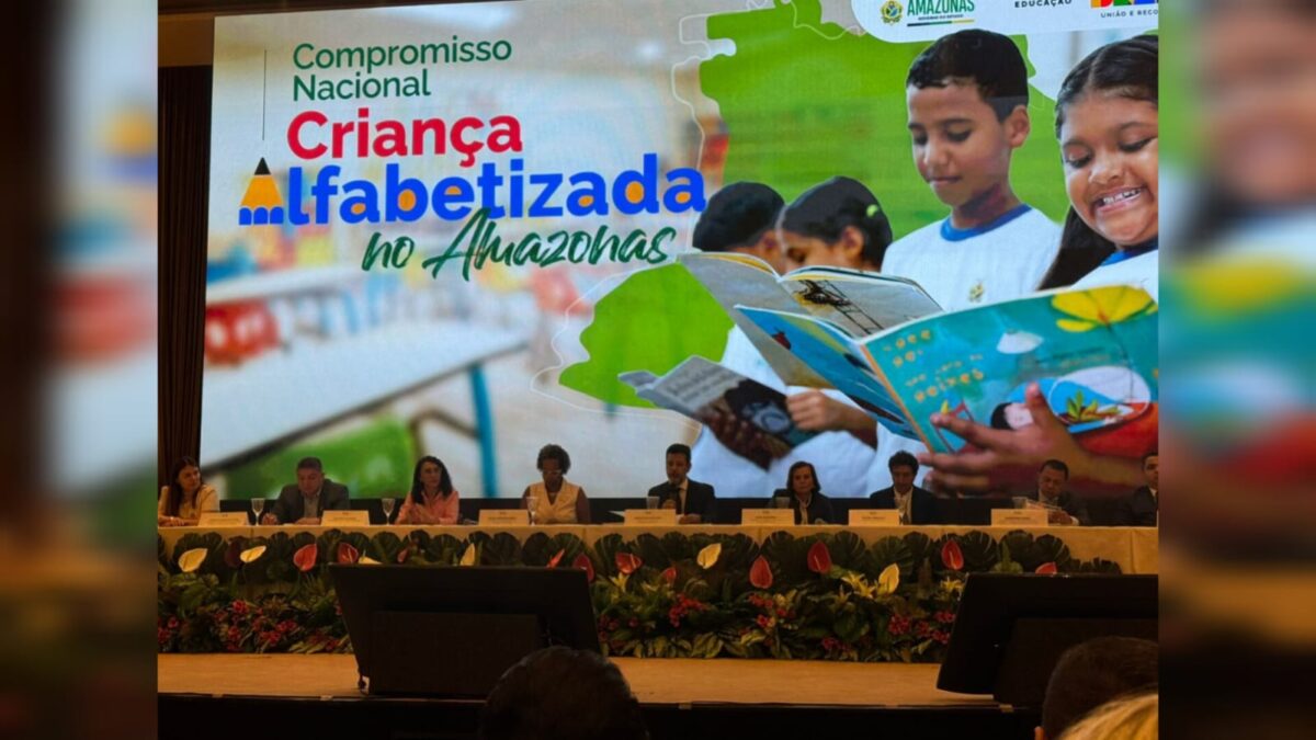 Amazonas faz compromisso nacional para alfabetizar crianças até 7 anos