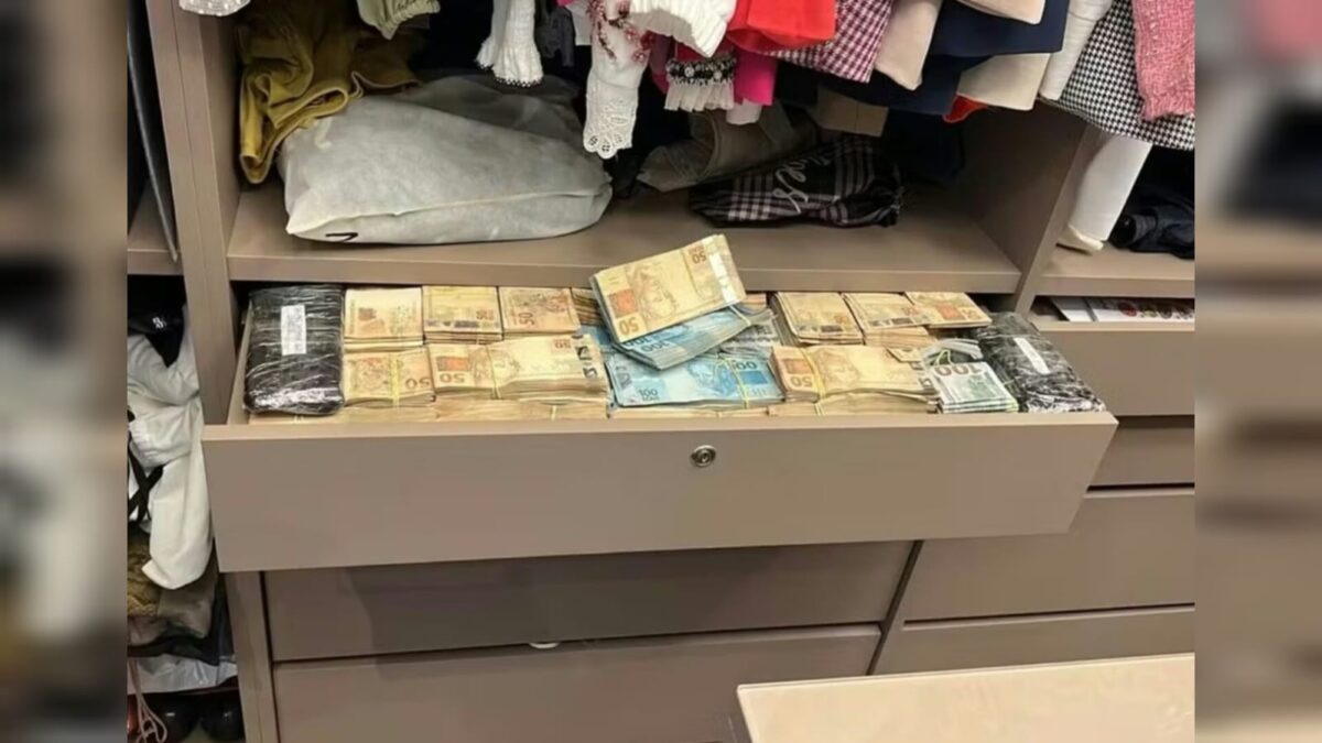 PF encontra maços de dinheiro em casa de ex-prefeito