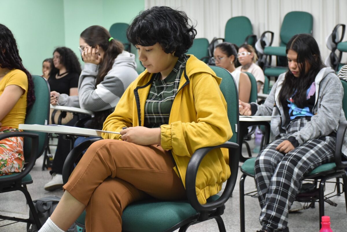 UEA abre inscrições gratuitas para 3,8 mil vagas pelo vestibular e SIS