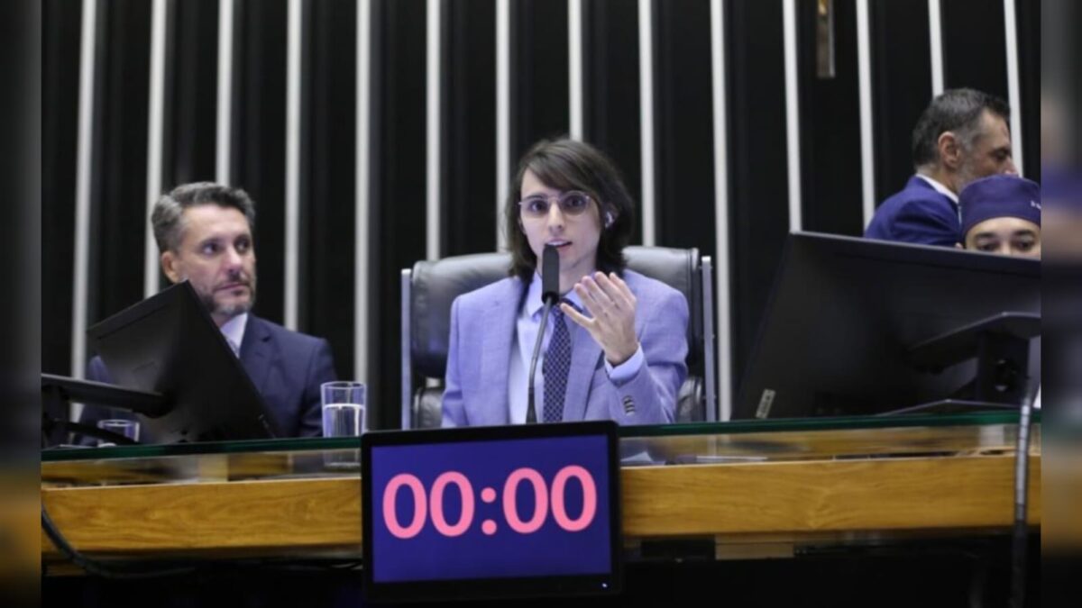 Apenas Amom Mandel, do AM, votou contra o projeto da devastação