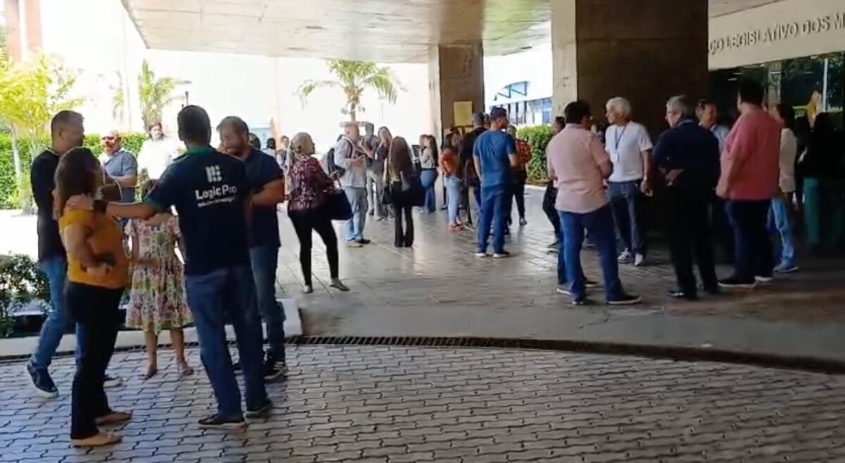 Câmara de Manaus é evacuada no segundo alarme de incêndio no mês