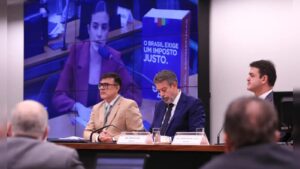 IR: projeto aprovado isenta até R$ 5 mil e dá desconto até 7,5 mil