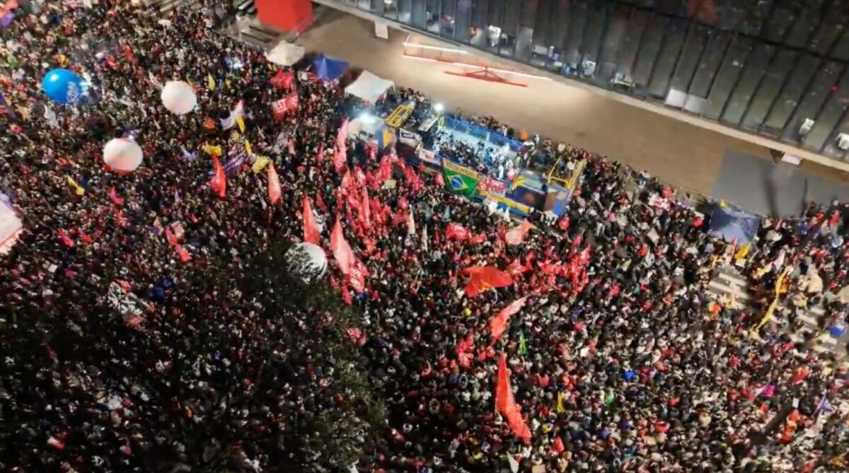 Nós x Eles: brasileiro volta às ruas no país contra Trump e família Bolsonaro