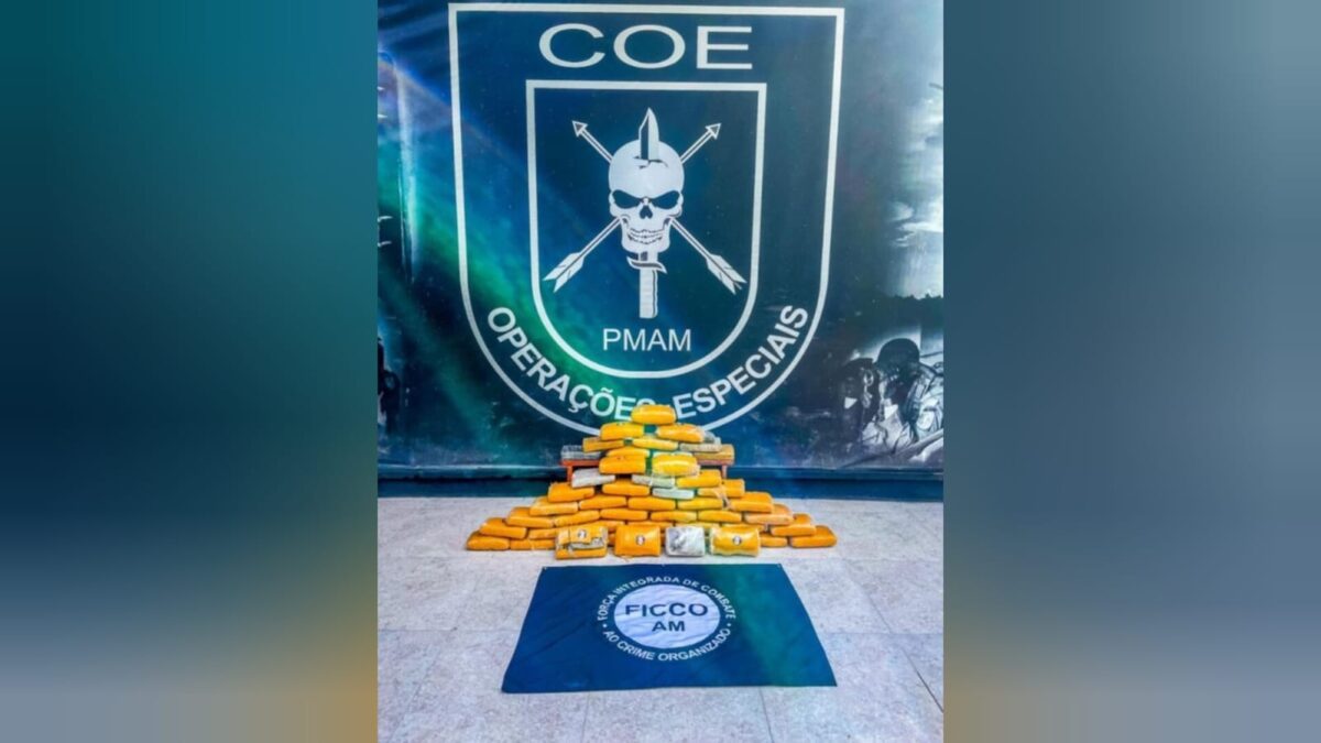 No AM, FICCO prende duas pessoas com 52 kg de skunk