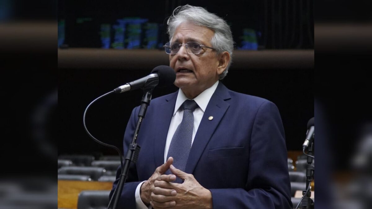 Deputado do Amazonas entre 'cabeças' do Congresso pela quarta vez