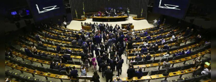 Câmara aprova criação de 200 cargos para STF