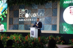 Bioeconomia é eixo do desenvolvimento sustentável no Amazonas, diz Lima
