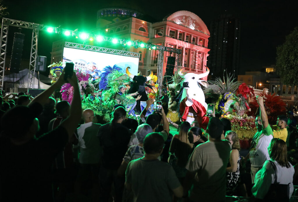 Touros Preto e Branco em Manaus lançamento Barreirinha