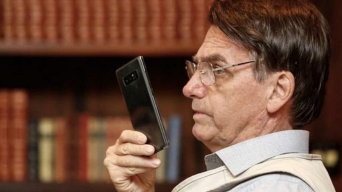 Repercussão na imprensa mundial sobre conteúdo do celular de Bolsonaro