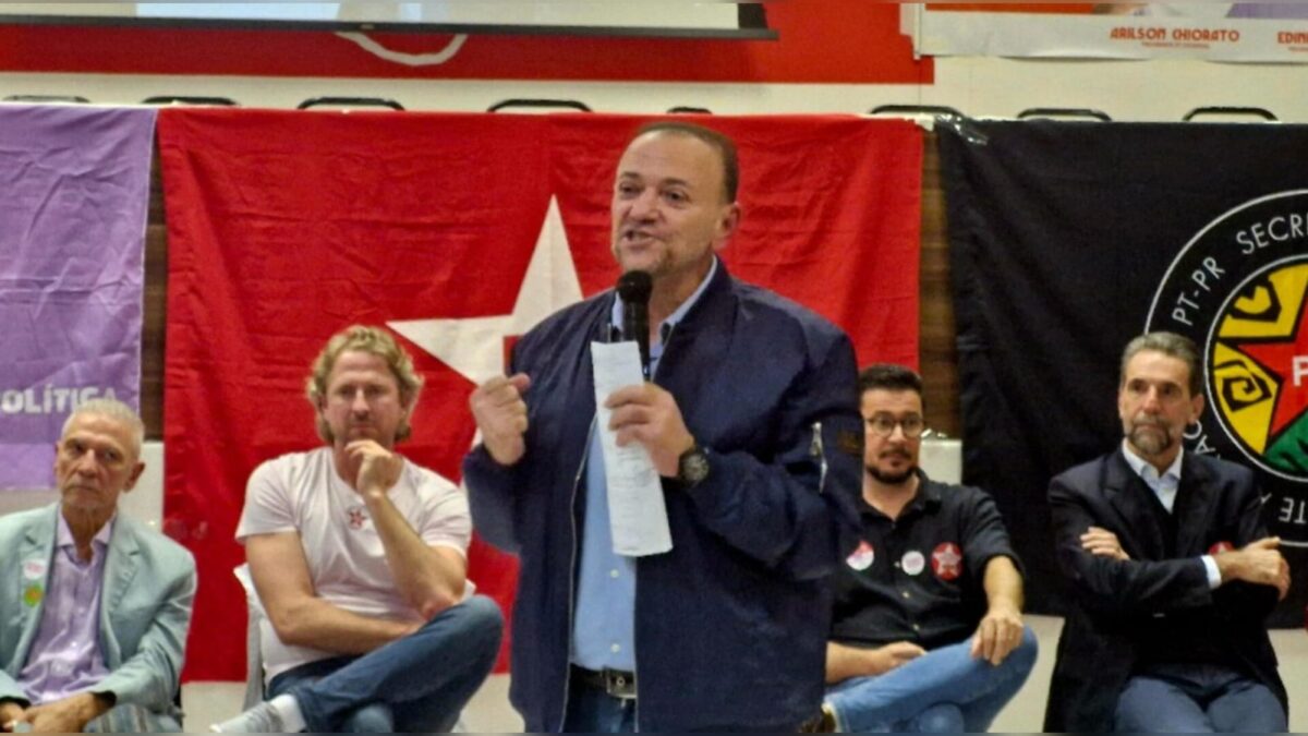 Presidente nacional do PT chama atenção de Sinésio Campos
