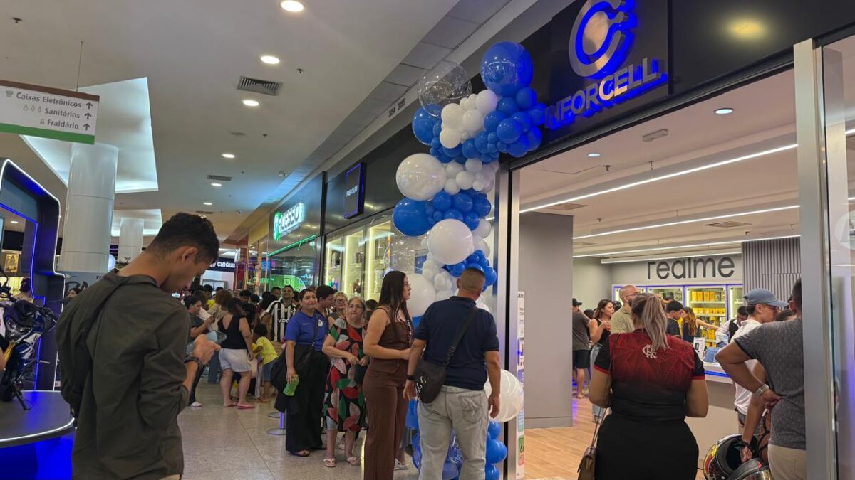 Fone bluetooth de R$ 1,00 atrai longa fila em shopping de Manaus