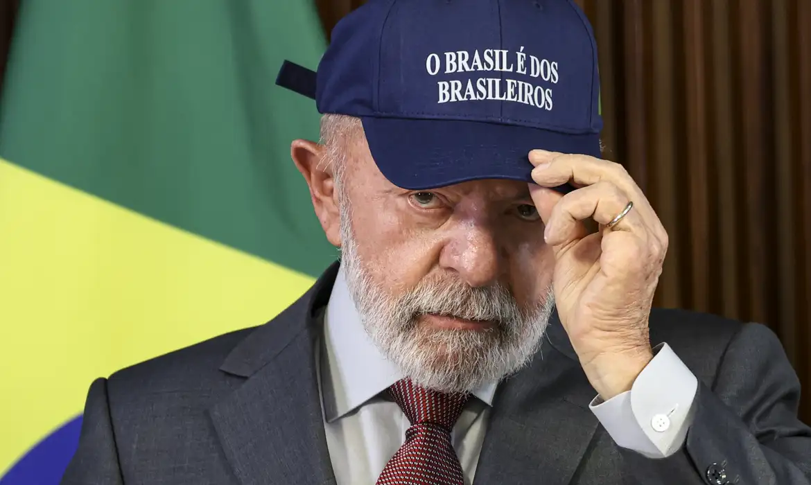 Brasil responde ao tarifaço de Trump na mesma moeda, decide Lula
