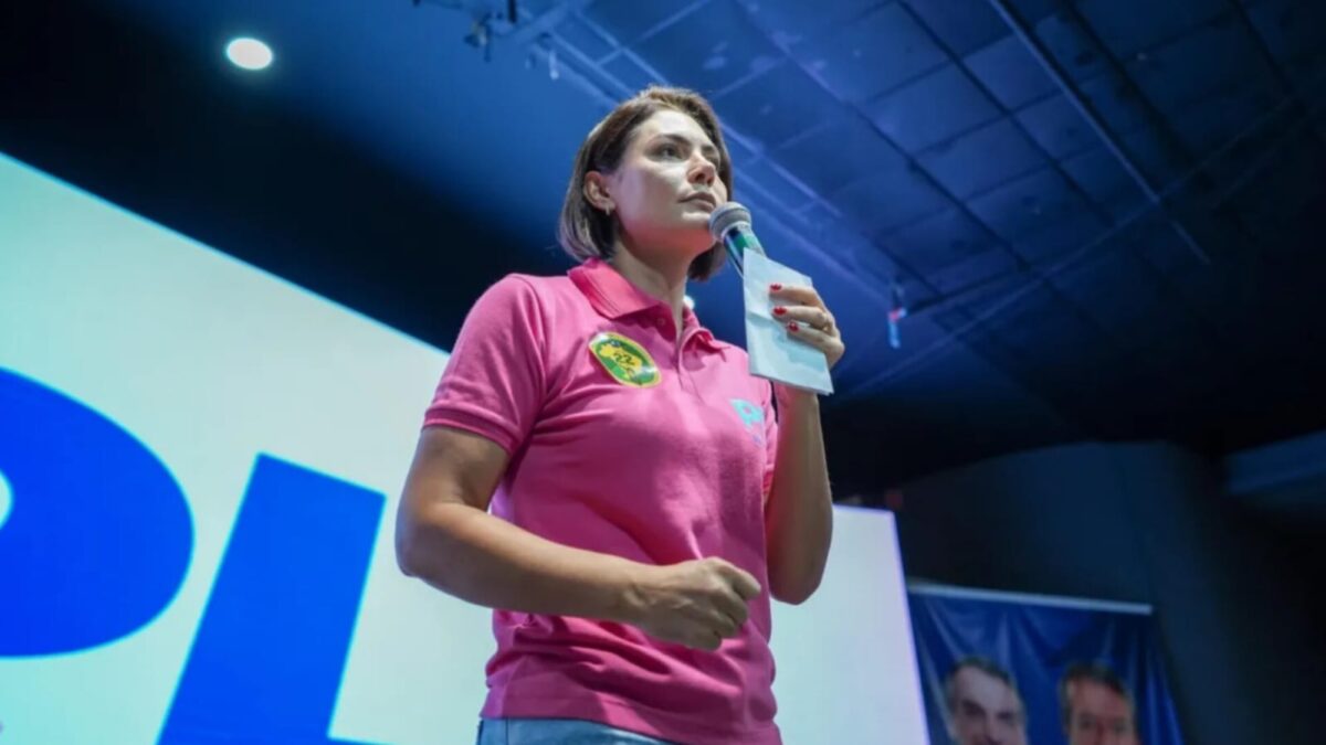 Michelle Bolsonaro perde a linha e chama eleitores nordestinos de 'burros'