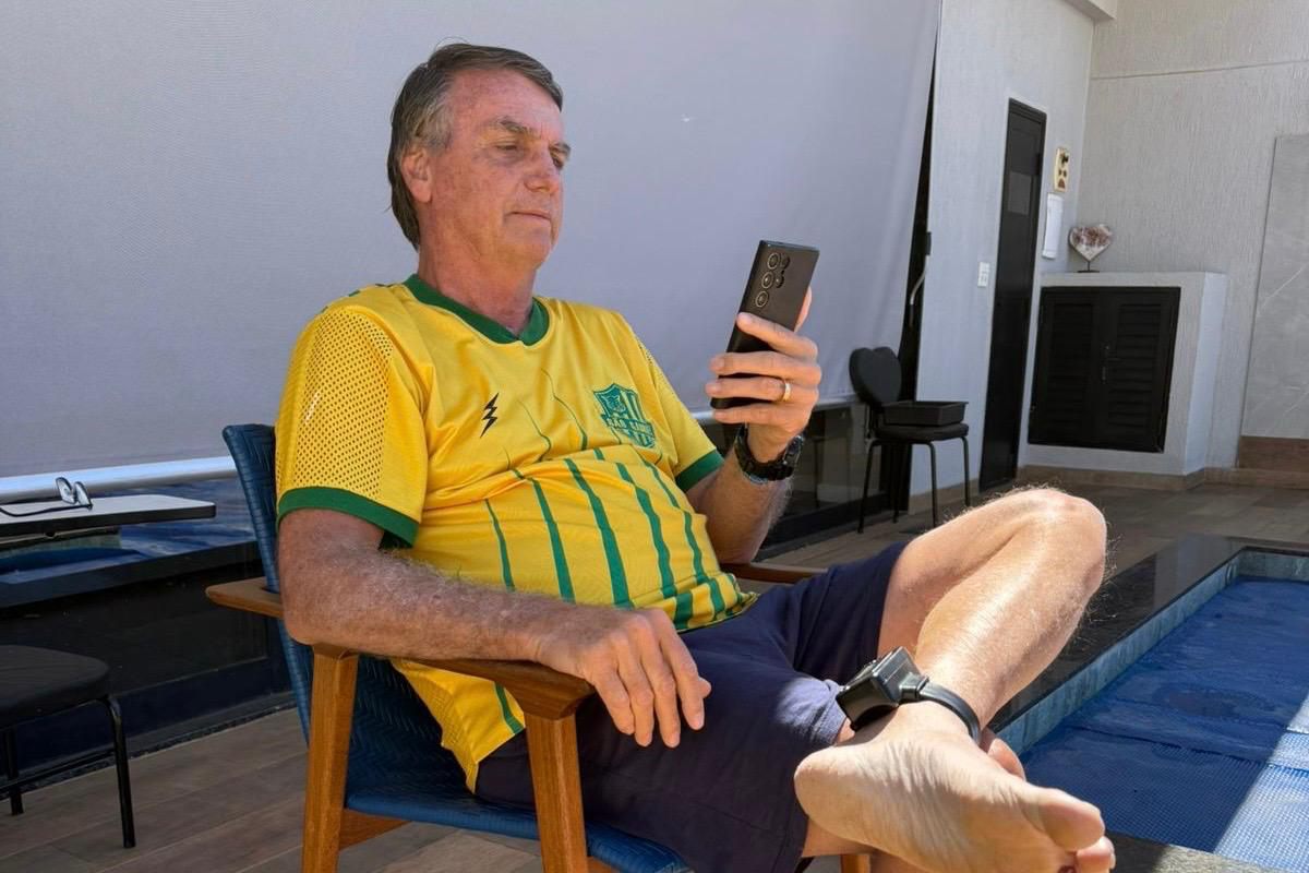 Por receio de fuga, Moraes mantém prisão domiciliar de Bolsonaro
