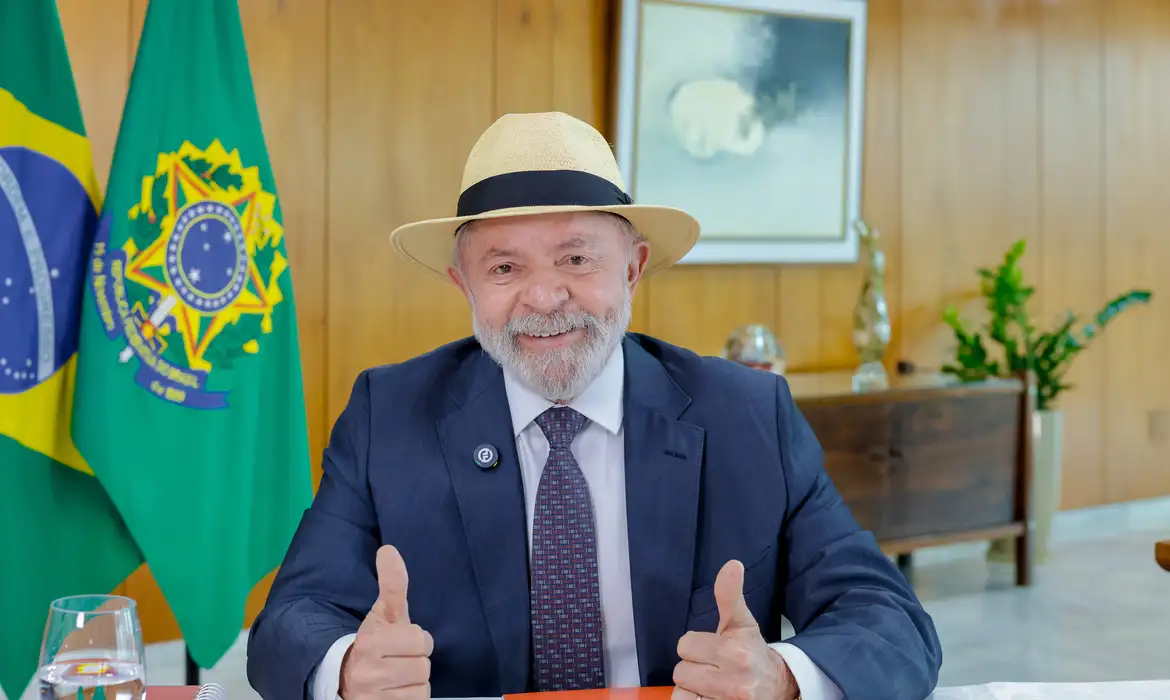 Governo Lula mira fim do 6x1 e tarifa zero após ampliar isenção do IR