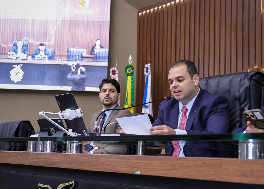 ALE-AM aprova reajuste para quase 50 mil servidores estaduais