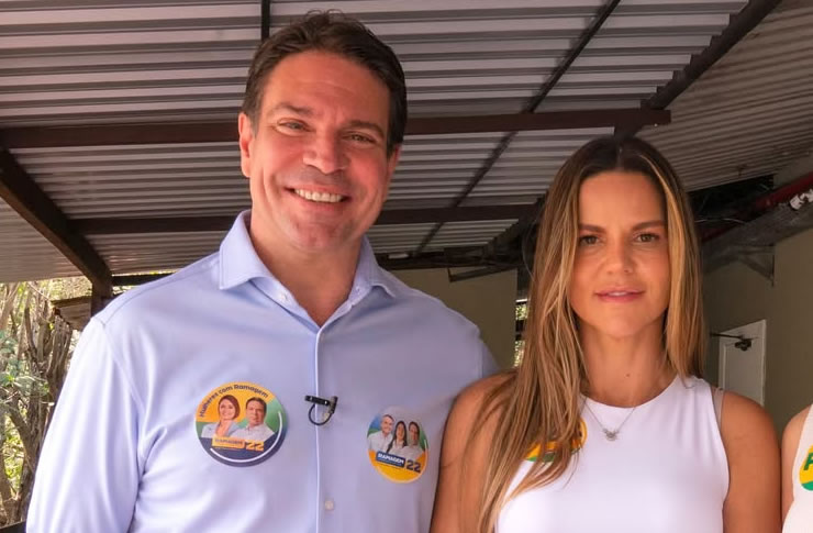 PF recolhe celular da mulher de Ramagem para descobrir plano de fuga